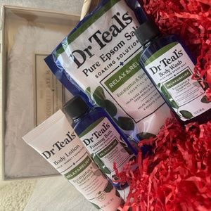 Dr Teal's Relax & Relief Eucalyptus & Spearmint Gift Set & Eye Mask